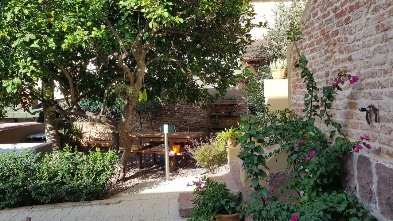 Piero's Apartment Carbonia Exterior foto